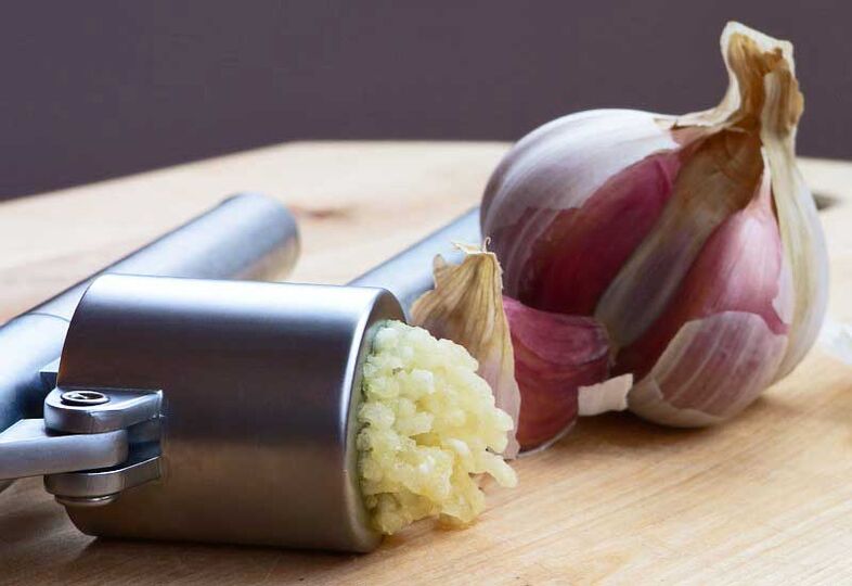 Aglio per eliminare i vermi